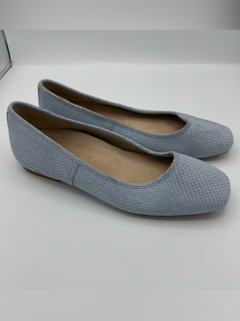 Vionic Women's Orinda 2, Sky Blue Textured Nubuck Flats Size 8.5 comfort work